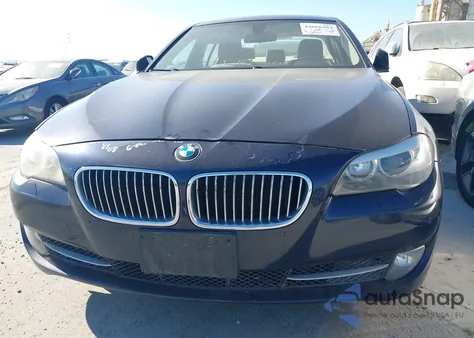 2013 BMW 528I из США, поврежденный, VIN WBAXG5C54DD228853